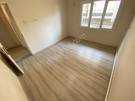 Konak Mehtap Mahallesinde 2+1 90m2 Ayrı Mutfak Arakat Kiralık Daire