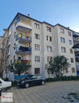 Vadi Emlak'tan Karşıyaka Karakol Karşı Ara Kat 3+1 Kiralık Daire