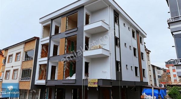 Şirinevlerde Emsallerinin Altında Fırsat 2+1 Satılık Daire