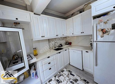 Alaçatı Dan 2005 Yapı Hisse 23.60 Masrafsız Jakuzili 120 M2