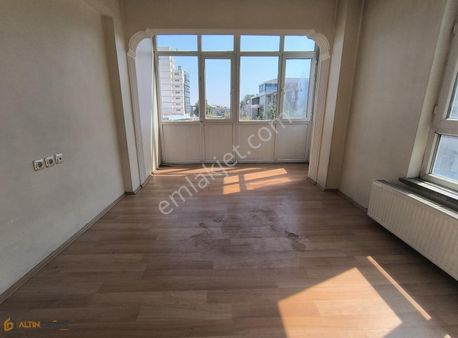 Eti Caddesinde Ofis İçin Uygun Kiralık Daire