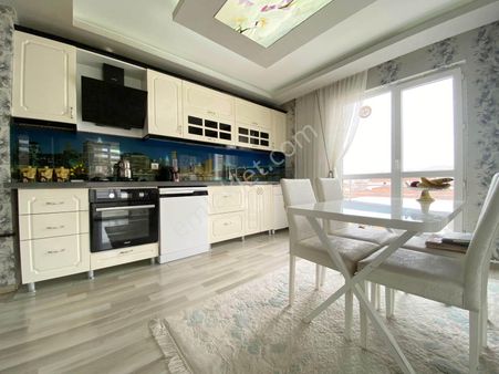 Geniş Mutfak Sevenlere Teras Balkonlu 2-banyolu Arakat 3+1