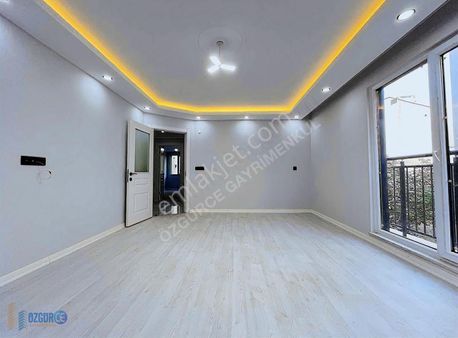 Abdi İpekçide Marmaraya Yakın 2+1 Asansörlü Ara Kat Daire