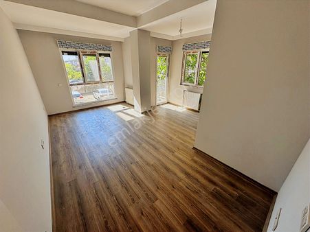 Yatırım'dan Küçükyalı'da Minibüse Yakın*katta Balkonlu Sıfır 2+1