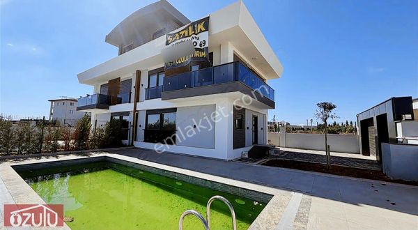 Belek Kadriyede İskanı Alınmış 3+1 Müstakil Havuzlu 0 Villa