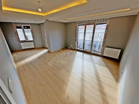 Yatırım'dan Çınar'da Minibüse 2dk Sıfır Yapıda 200m² Ferah 4+2