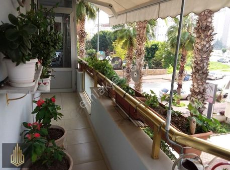 Konyaaltı Limanda 3+1 220m2 Arakat Doğalgazlı Denize 800m