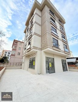 Maltepe Altayçeşme De Sıfır Köşe Ön Kullanımlı Kiralık Dükkan
