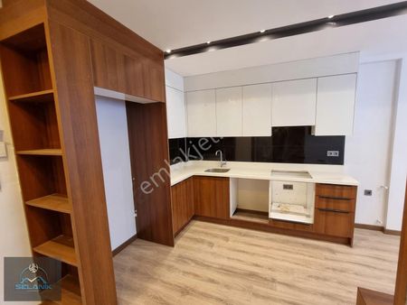 Seyhan Mithatpaşa Da Satılık 3+1 A.mutfak İskanlı Daire