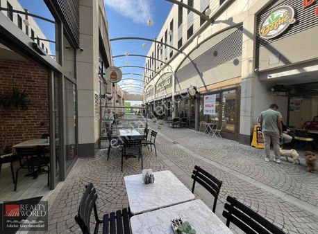 Küçükyalı Nidapark Palladium Cadde'de Kiralık 58m2 Dükkan