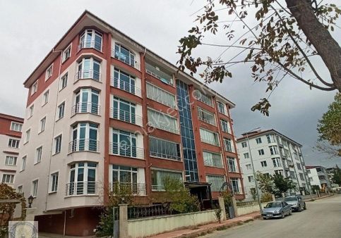 Yuvam Emlaktan Yeni Mah Haşim Celebi Caddesi Çamlık Sokakta 180 M2 4+1 Kiralık Daire