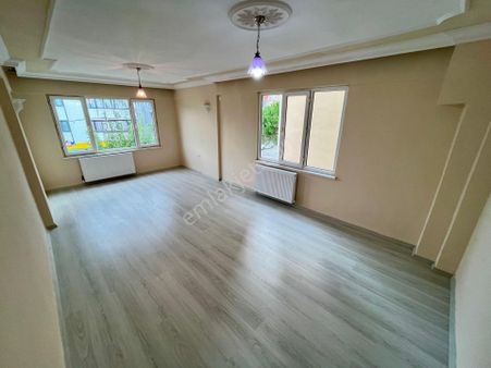 Akçay Sezgin Emlaktan Ön Cephe Arakat Doğalgazlı Satılık 3+1 Daire