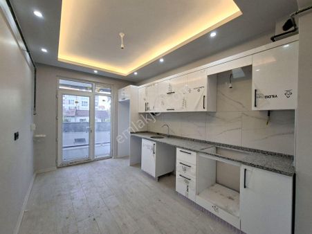 Recep Ümit Emlak'tan Muttalip Caddesi Yakınında Satılık Ebeveyn Banyolu 3+1 Ferah Daire