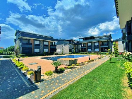 Uytundan Gürede Denize 200 Metre Havuzlu Lüks Sitede 2+1 Daire