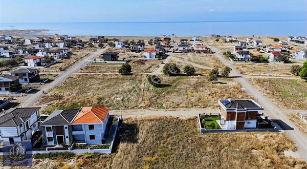 No:10 Gayrimenkul'den Serbest Proj 361m² Denize 450m Fırsat Arsa