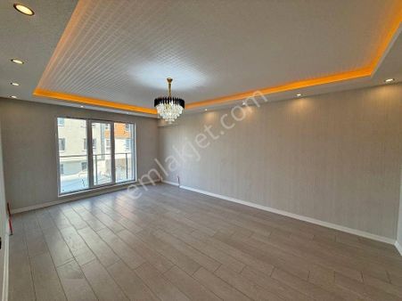 Beylikdüzü 5m Migros Arkasında Geniş M2'li 2+1 Fırsat Dairemiz