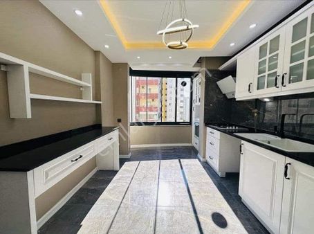 Beylikdüzü'nde Metrobüse Yakın Ultra Lüks Dekorlu 2+1 Dairemiz..