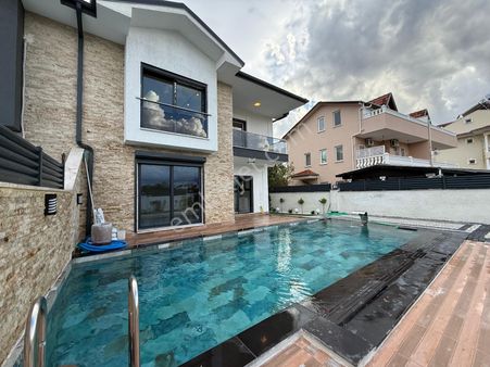 Stop’tan Altıntas’ta *akıllı Ev Sistemli Lüks* 4+1 Villa