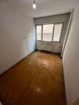 İstiklal, İnönü Caddesinde 1+1 Geniş, Balkonludaire