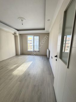 Real'den 600 Evler Mahallesinde Şehir Manzaralı, Yeni Binada