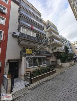 Karşıyaka Yalı Mahallesinde Doğalgaz Kombili Satılık 3+1 Daire