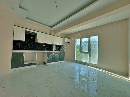 Uytundan Burhaniye Yeni Mahallede Açık Mutfak 2+1 Satılık Daire