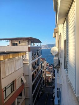 Paşa Gayrimenkul'den Deniz Manzaralı Geniş Daire