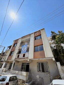 Bayraklı Onur Mahallesinde 3 Katlı Satılık Müstakil Konut