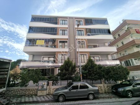 Golden Globy, Edremit Cumhuriyet'de Harika Konumda Kapalı Otoparklı Satılık 3+1 Daire