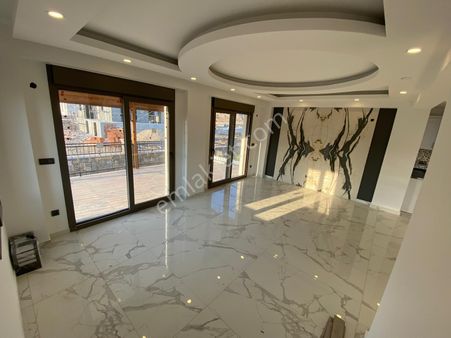 Taş Emlak'tan Küçükköyde 3+1 Sıfır Villa