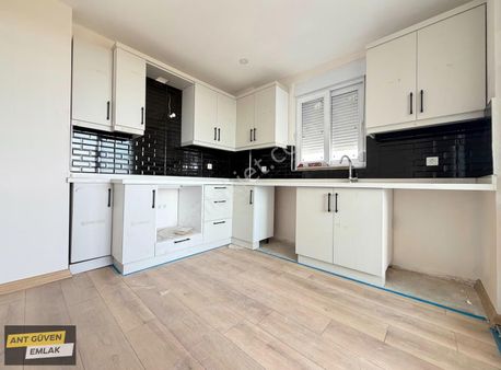 Belediye Yakınında Katta Tek Daire Üzerine 2+1 Asansörlü Arakat