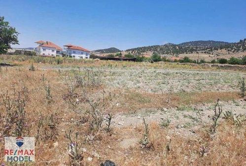 Remax Model'den Çardak Bölgesinde Konut İmarlı 2 Parsel Arsa