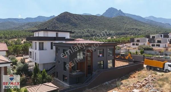 Remax Model'den 100.yıl Parkı Yakını Natamam Satılık Villa