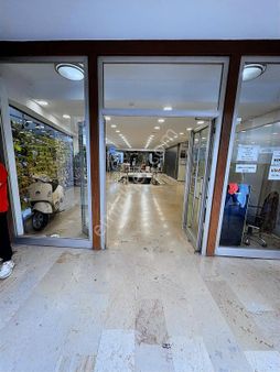 Şişli Hacı Mansur Sk Aycibin İşmerkezinde Asansörlü Ofis Dükkan