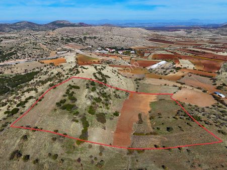 Kula Gökçeören'de Satılık 48840 M2 Çiftlik Yapımına Uygun Tarla