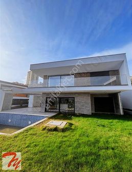 Kuşadası,kipa Avm Bölgesinde Satılık Özel Havuzlu Villalar