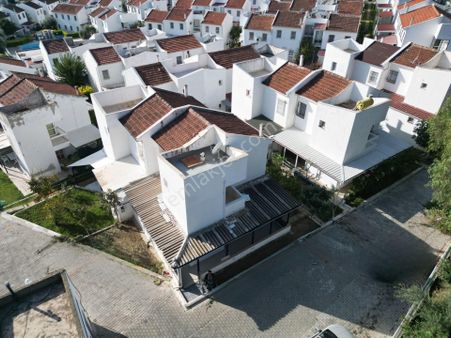 Aksan Sitesınde Doğalgazlı Havuzlu Denize Yakın Dubleks...