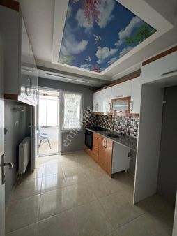 Çobançeşme Mahalesinde Satılık Arakat 2+1 Daire