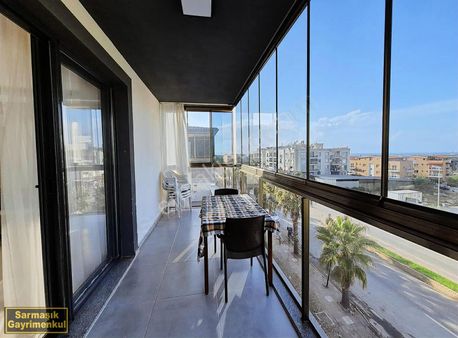 Davutlar'da Havuzlu Lüks Sitede Satlık 2+1 Daire