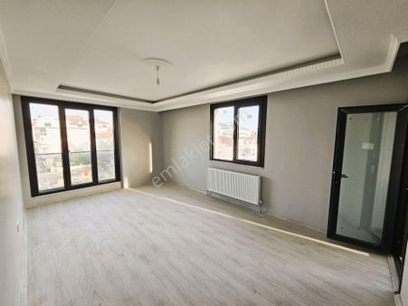 Akpınar' Da Kiralık 3+1 Daire ..açıklamayı Okuyunuz..