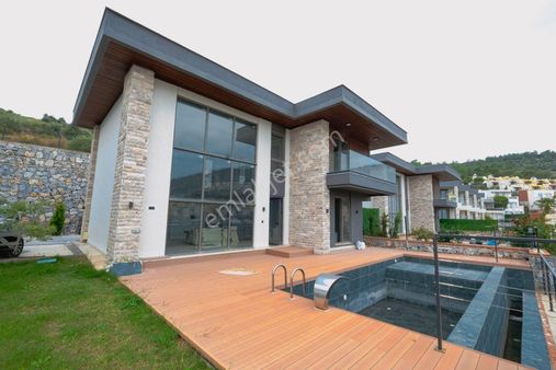 Kıyıkışlacık'da Satılık Full Deniz Manzaralı Dubleks 3+1 Villa