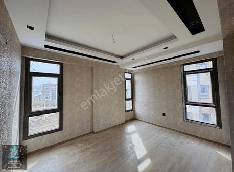 Şanlı Miraç'tan Site İçerisinde Satılık 2+0 Lüx Daire