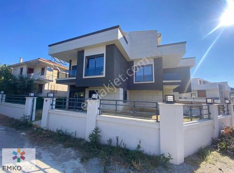 Özdere'de Geniş Bahçeli Sıfır 4+1 Yaz-kış Kiralık Villa (emko)