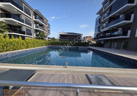 Havuzlu Site İçerisinde Kapalı Mutfağa Sahip 3+1 Daire