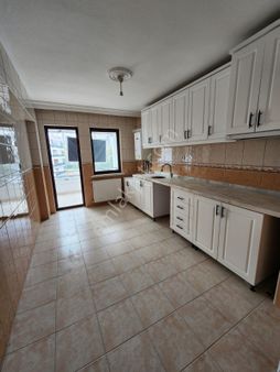 Gül Emlaktan 1.kat 3+1 Park Manzarılı Yapılı Masrafsız Daire