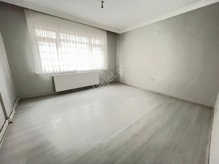 Loft'tan Sefaköy Kemalpaşa Mah Kıralık 2+1 90m 1.kat Daire