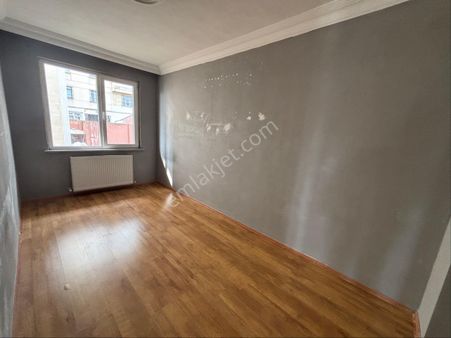 Pendikde Kısmi Deniz Manzaralı 2+1 Mahmut Demir Den