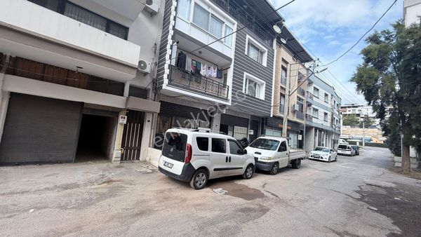 Çiğli Ata Sanayi Bölgesinde Satılık Dükkan