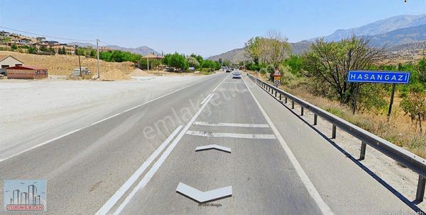 Toros Emlak'tan Ulukışla Hasangazi Köyünde Satılık 1404 M2 Arsa