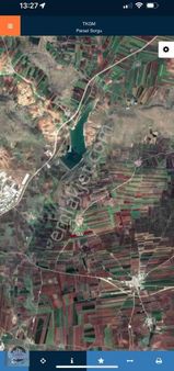 İki Başı Resmi Yol Boş Tarla Ekilir Biçilir.